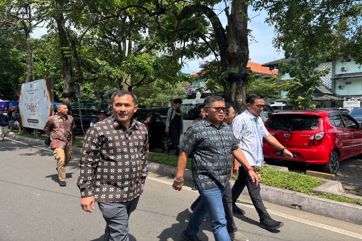 PAD Tembus Rp1 Triliun, Pemkot Jogja Dipuji Hasto Kristiyanto