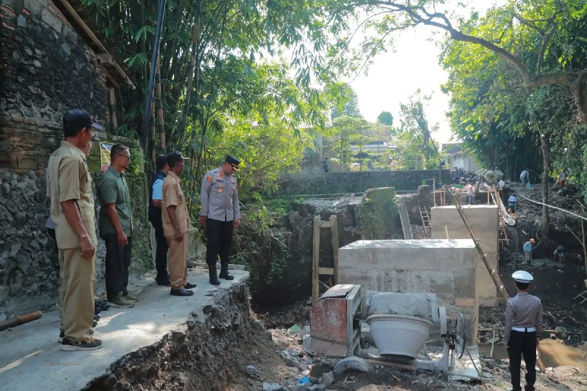 Polres Klaten Bangun Jembatan Presisi di Karangnongko