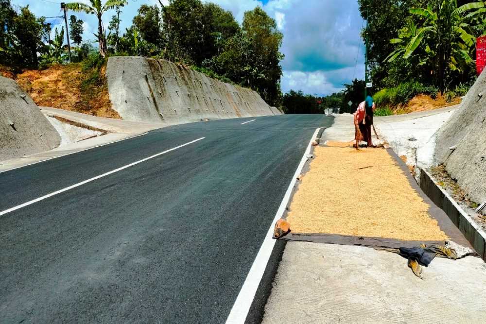 Serapan Gabah Bulog DIY Tembus 157 Ribu Ton, NTP Petani Turun