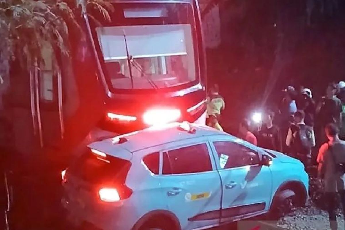 Fakta Baru! Sopir Taksi Listrik Baru 3 Hari Kerja Saat Kecelakaan