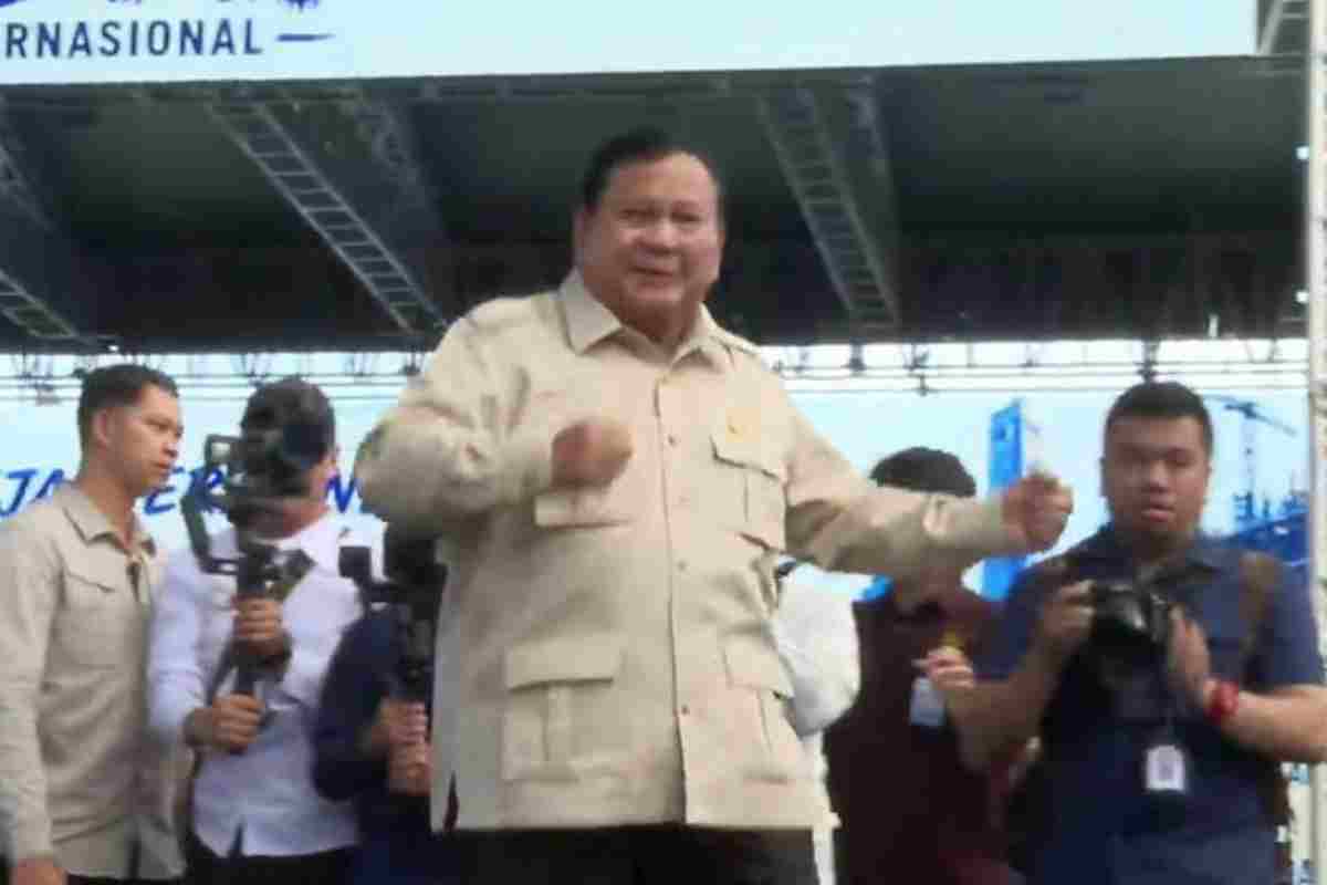 Suasana May Day Memanas Saat Prabowo Joget di Panggung