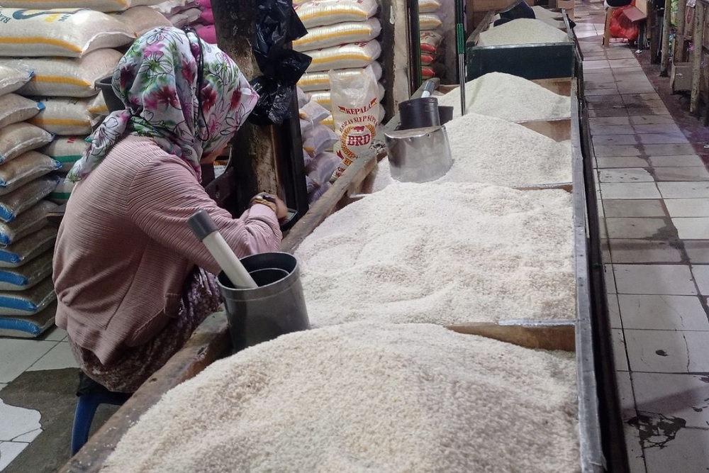 Bulog Serap 3,24 Juta Ton Beras, Penyerapan Gabah Terus Berjalan