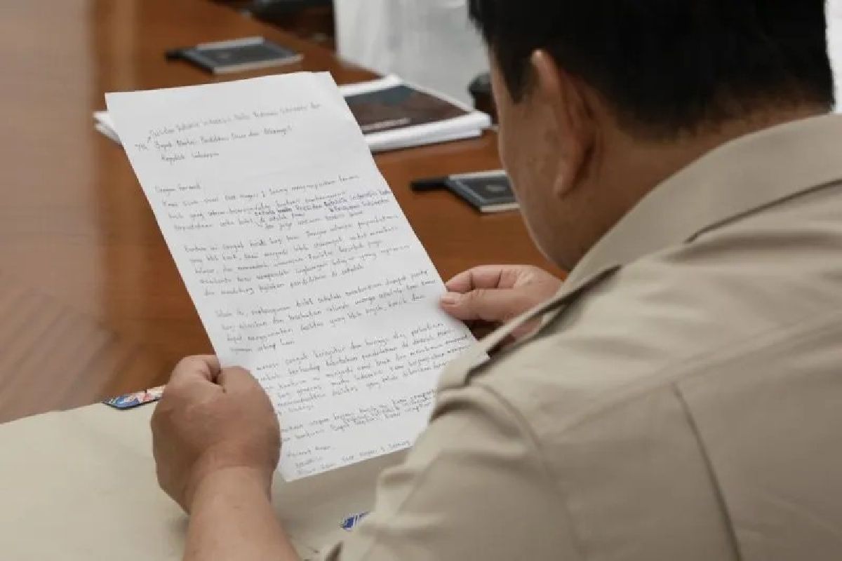 Siswa SMK Sorong Kirim Surat Haru ke Prabowo, Ini Isinya