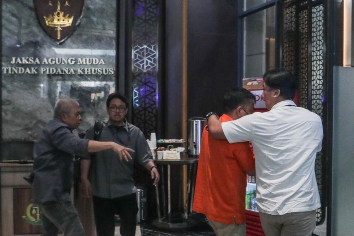 Usai Diperiksa, Don Ritto Langsung Ditahan di Rutan Kejagung