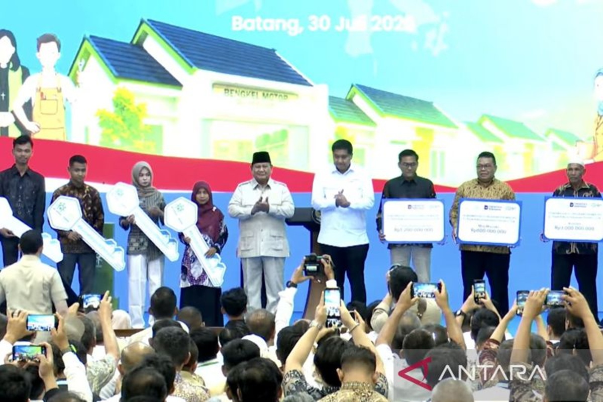 Prabowo Pimpin Akad Massal KPR 62.000 Rumah Subsidi di Batang